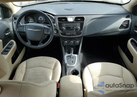 2013 Chrysler 200 Lx z USA, uszkodzony, nr VIN 1C3CCBAG0DN737515